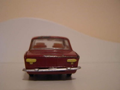19830557.jpg